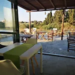 伊利奥斯和艾琳公寓式酒店 3* 马斯蒂查里