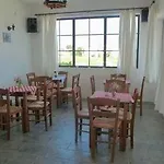 伊利奥斯和艾琳公寓式酒店 3* 马斯蒂查里