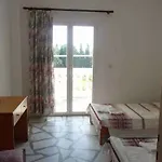 伊利奥斯和艾琳公寓式酒店 3*